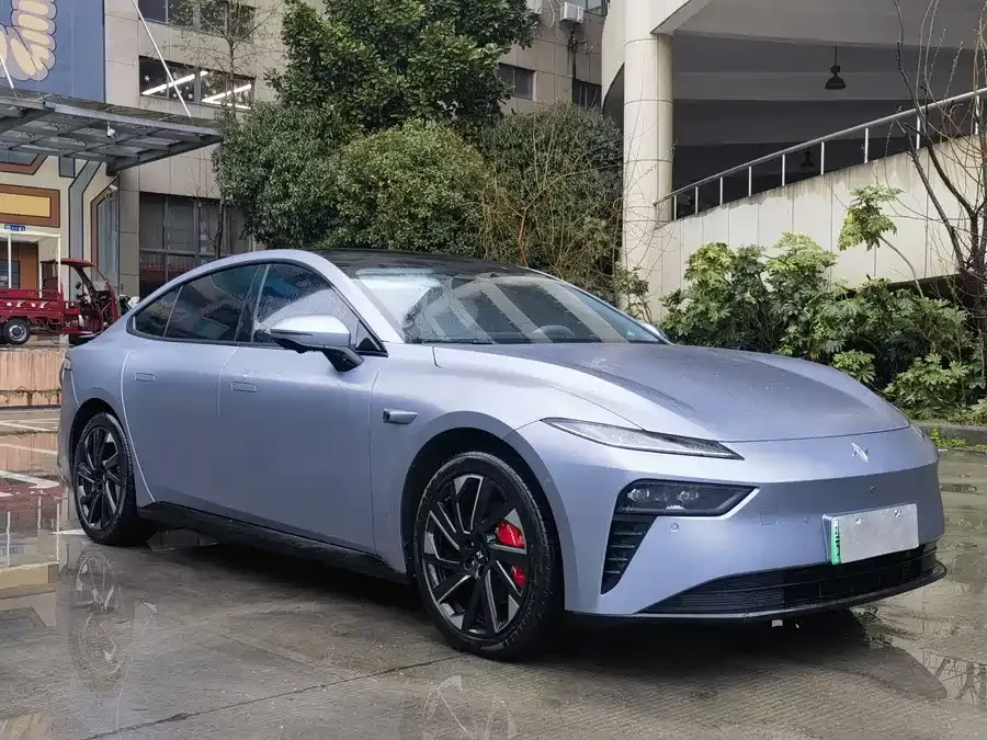 Dongfeng eπ007