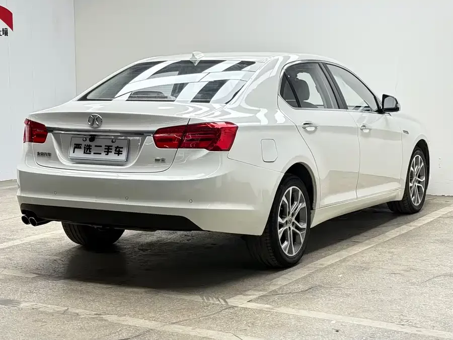 BAIC Saab D70