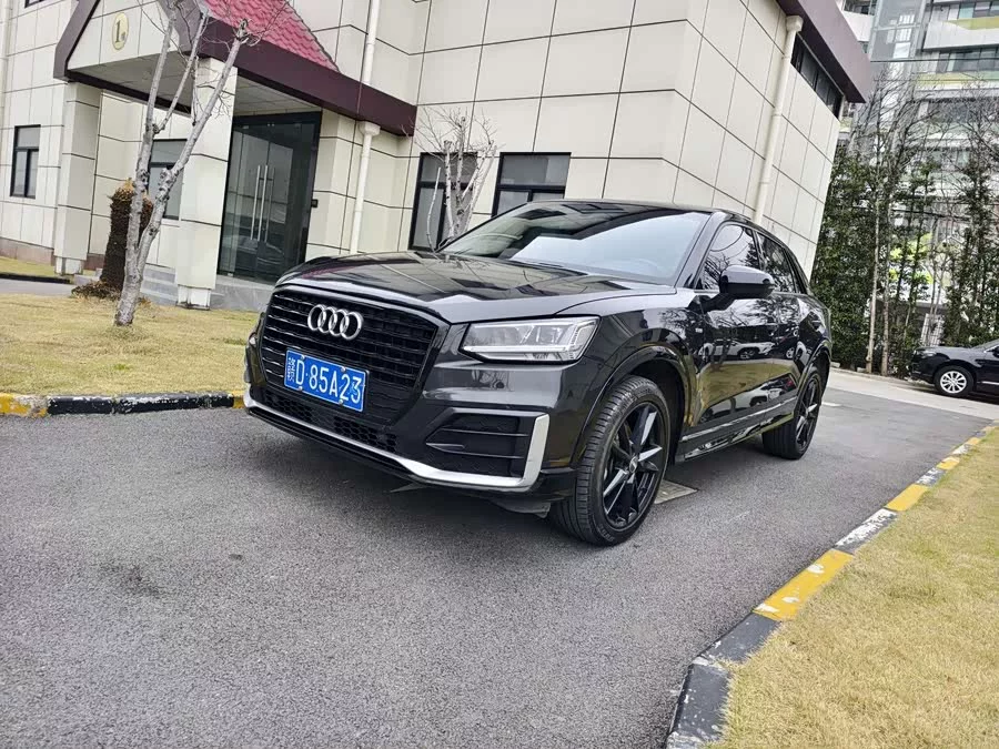 Audi Q2L