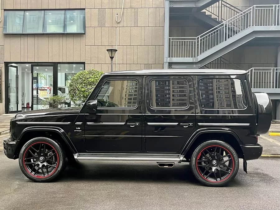 Mercedes Benz G-rated