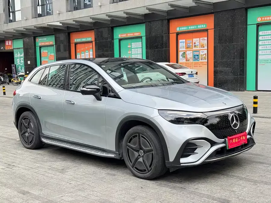 Mercedes Benz EQE SUV