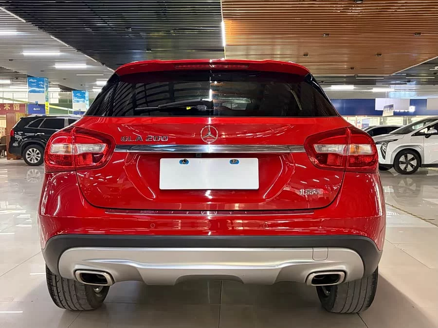 Mercedes Benz GLA