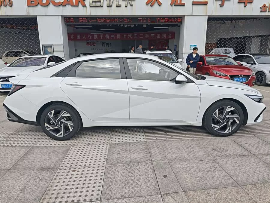 Hyundai Elantra