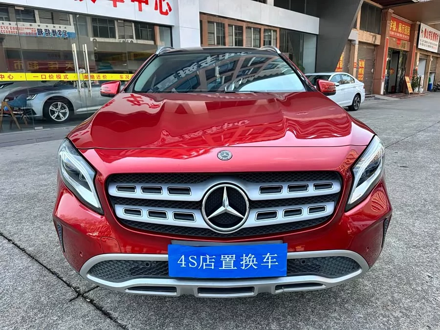 Mercedes Benz GLA