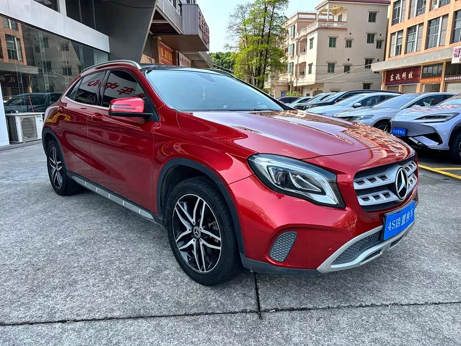 Mercedes Benz GLA