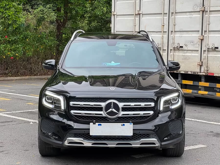 Mercedes Benz GLB
