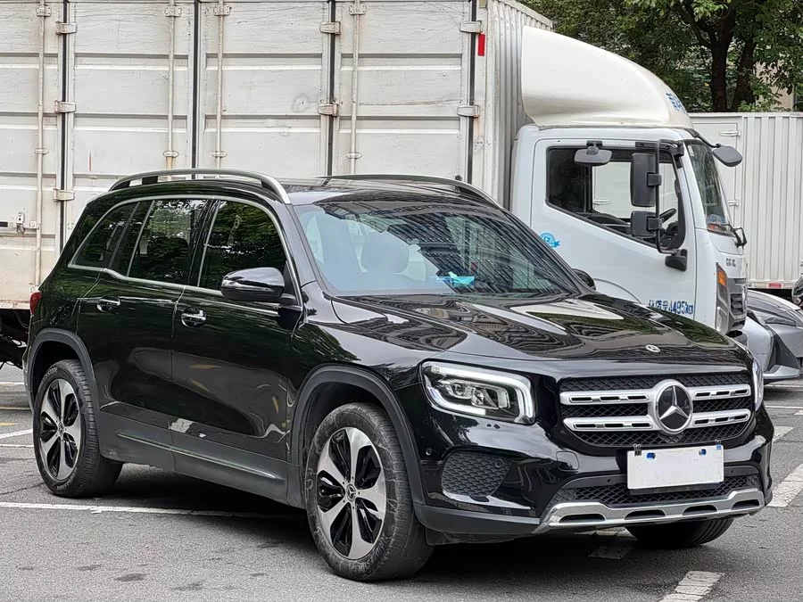 Mercedes Benz GLB