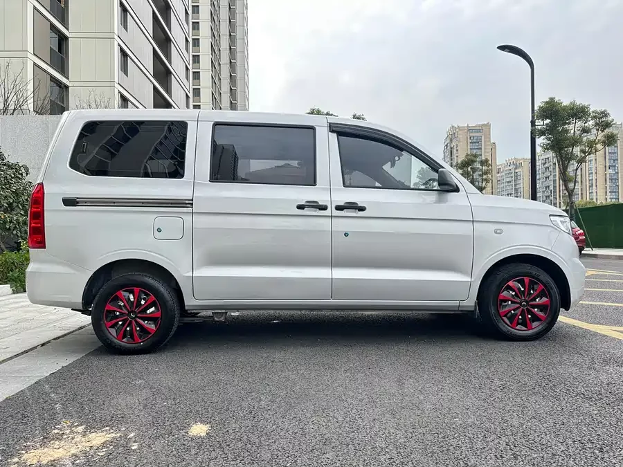 Wuling Hongguang V