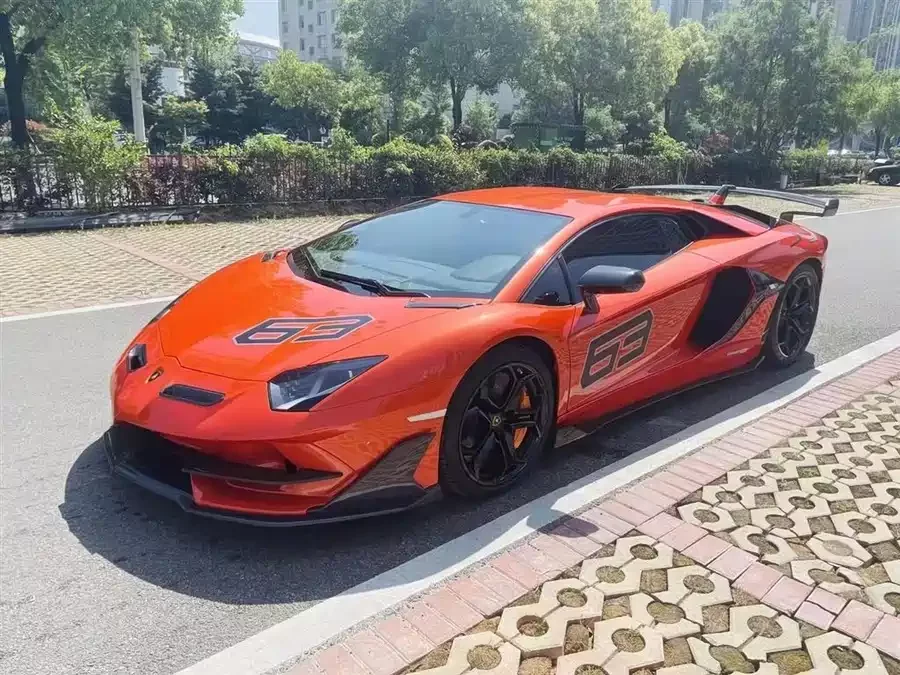 Lamborghini Aventador