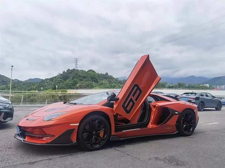 Lamborghini Aventador