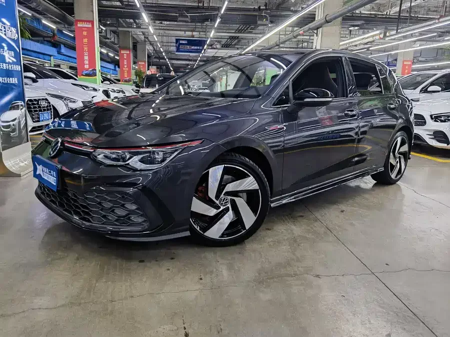 Volkswagen Golf GTI