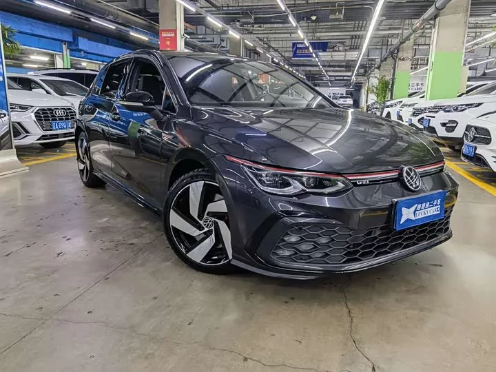 Volkswagen Golf GTI