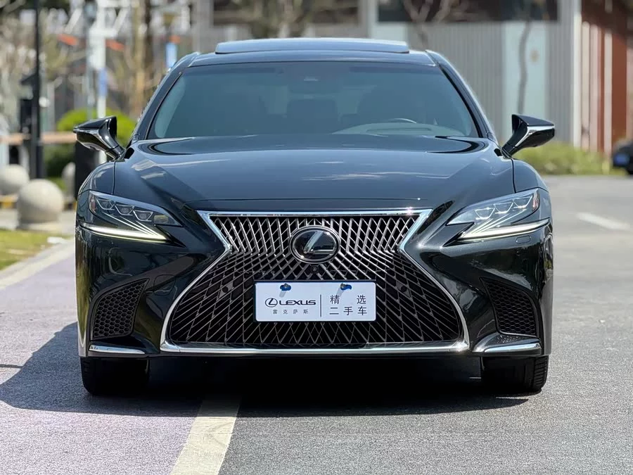 Lexus LS