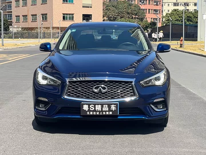 Infiniti Q50L