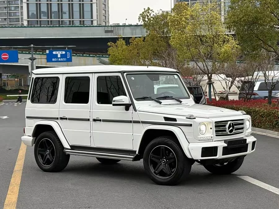 Mercedes Benz G-rated