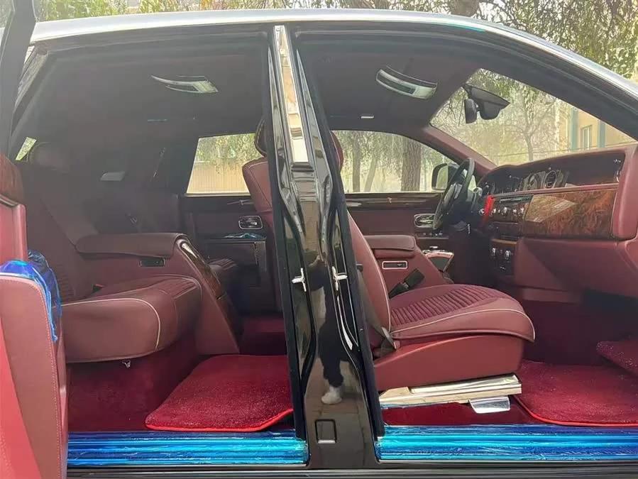 Rolls-Royce Phantom