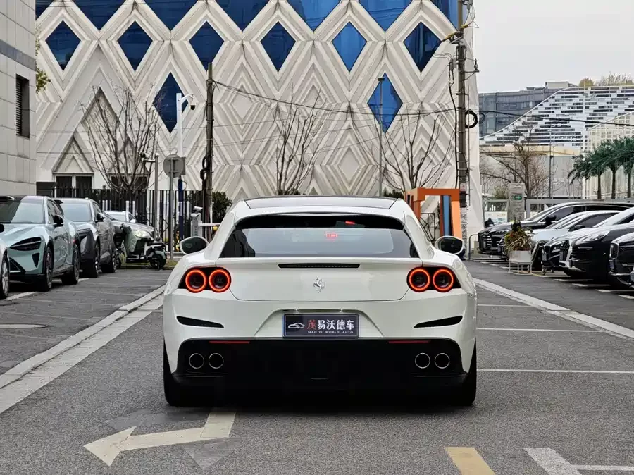 Ferrari GTC4Lusso