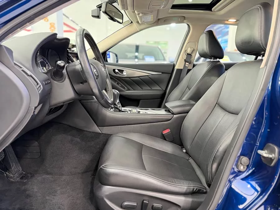 Infiniti Q50L