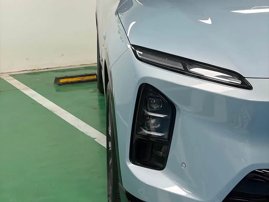 NIO ES6