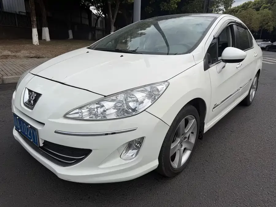 Peugeot 408