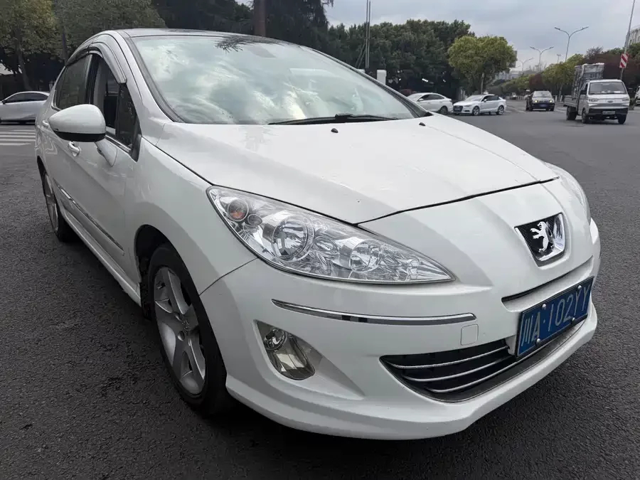 Peugeot 408