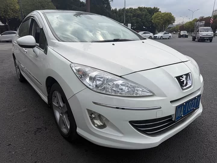 Peugeot 408