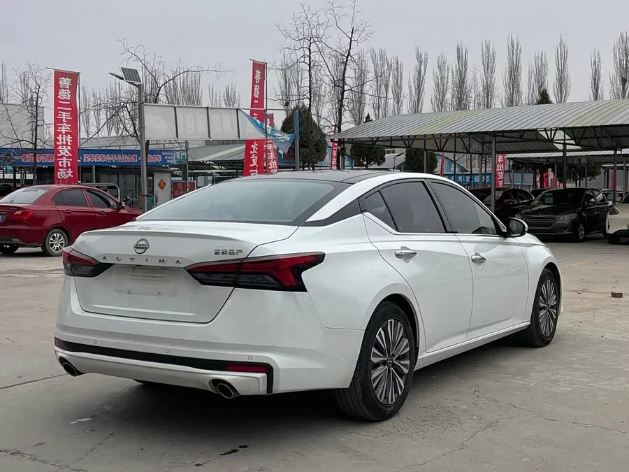 Nissan Teana