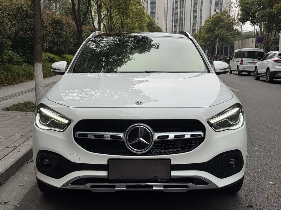 Mercedes Benz GLA