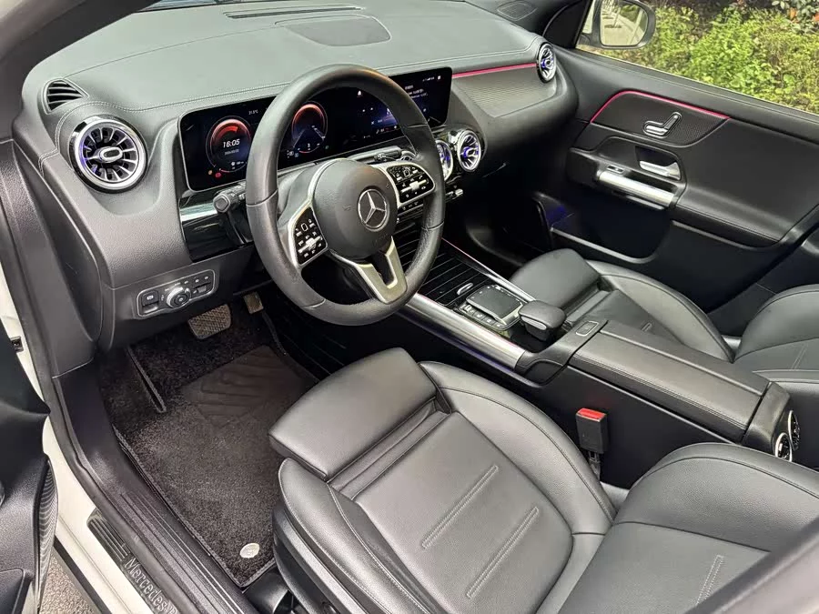 Mercedes Benz GLA