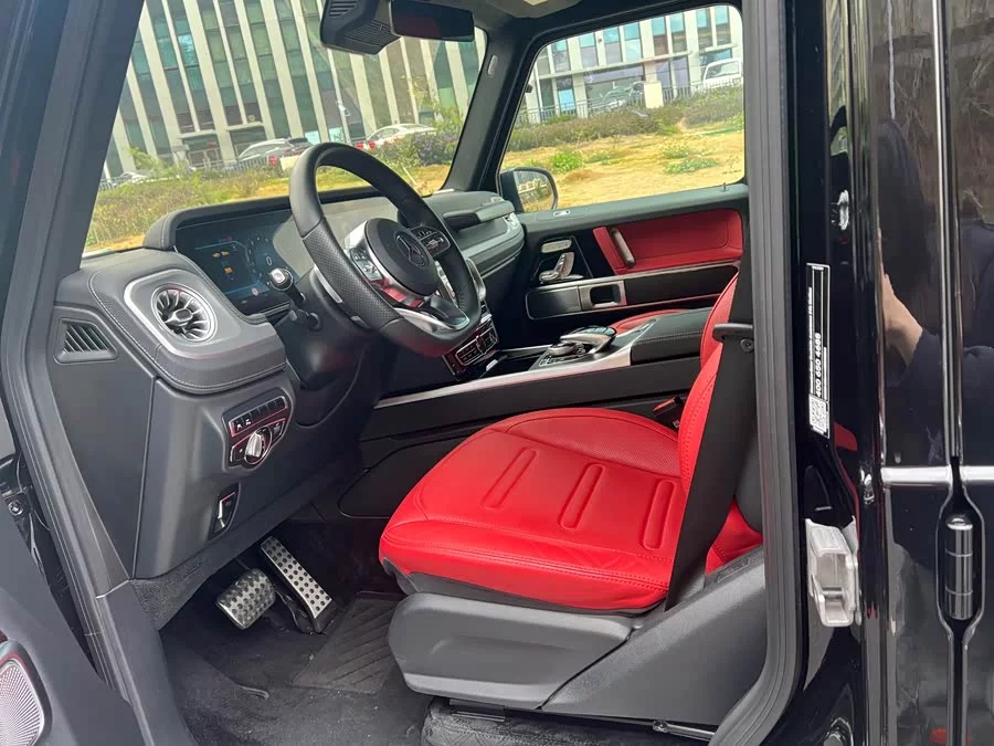 Mercedes Benz G-rated