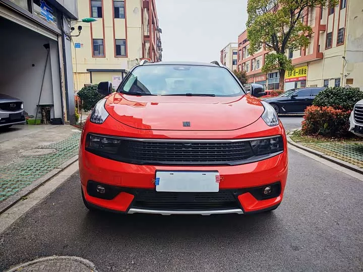 Lynk & Co 01
