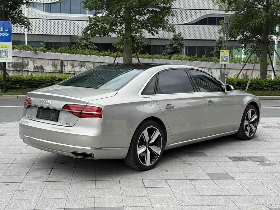 Audi A8