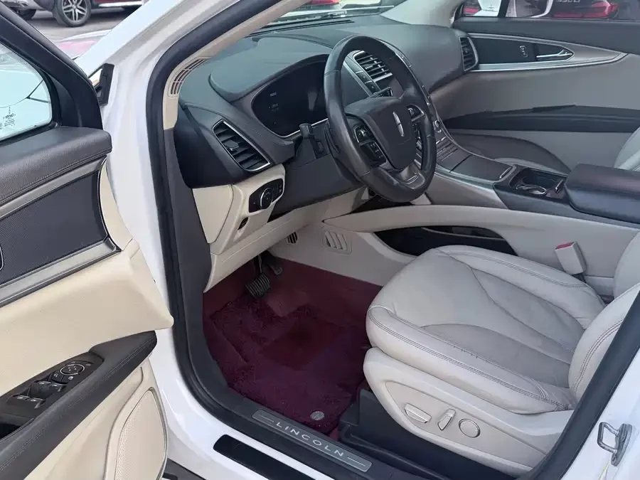 Lincoln Navigator