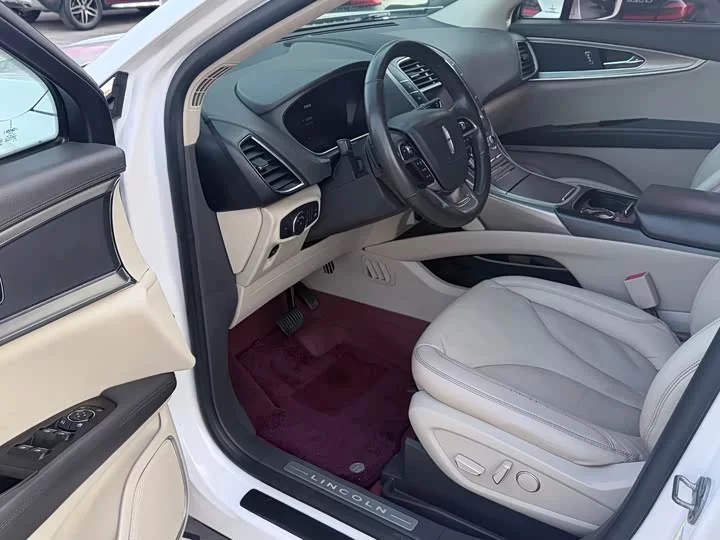 Lincoln Voyager