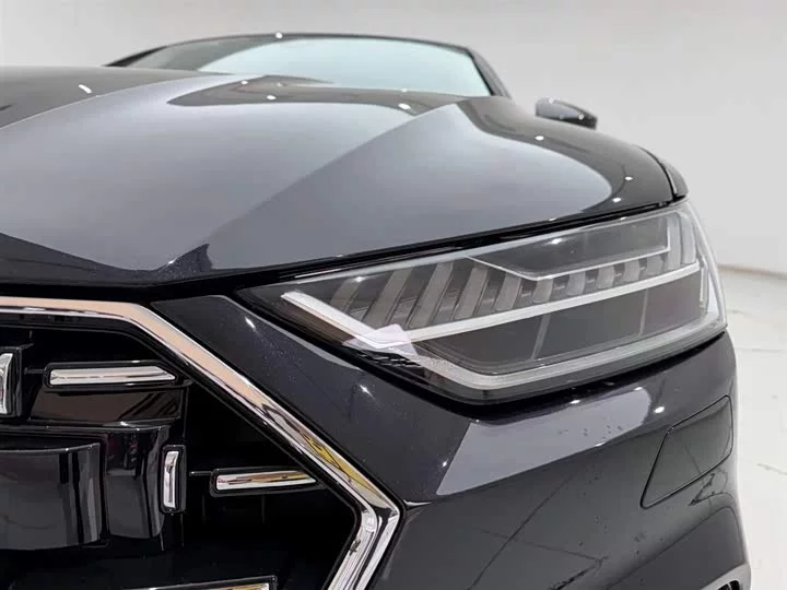 Audi A7L
