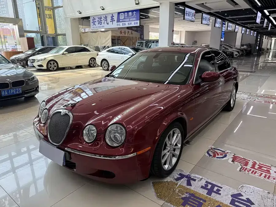 Jaguar S-TYPE