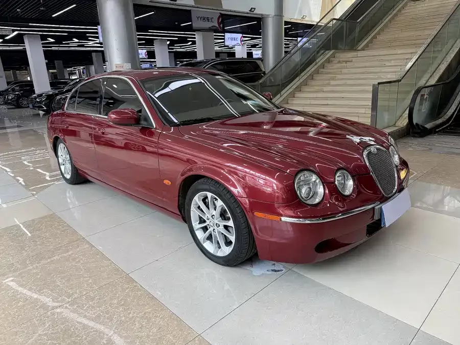Jaguar S-TYPE