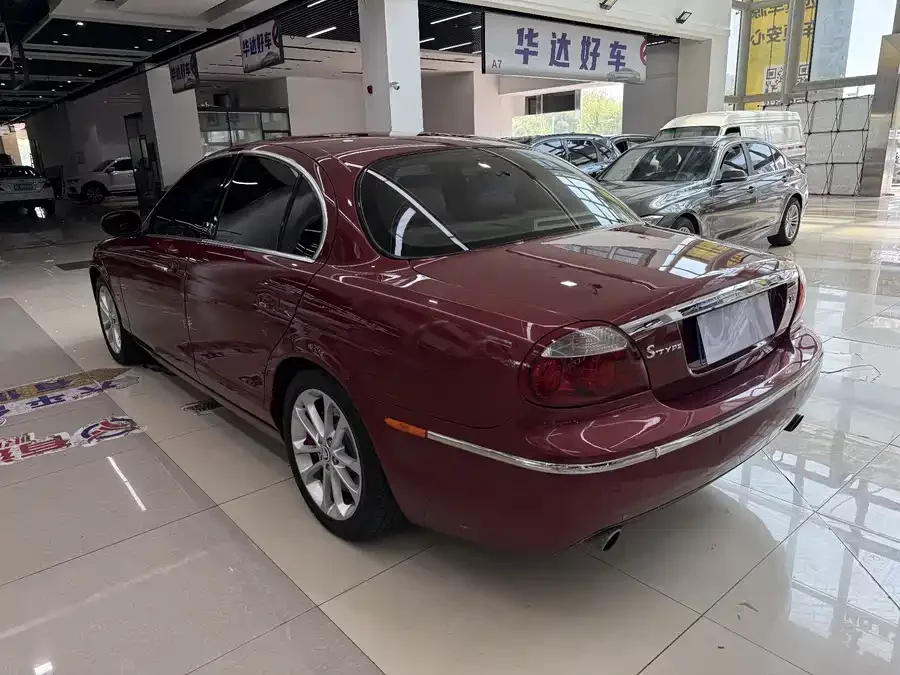 Jaguar S-TYPE