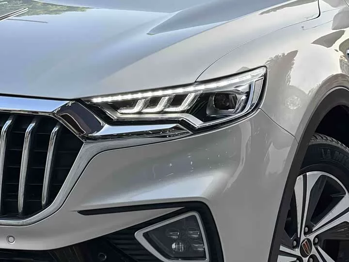 Hongqi HS5