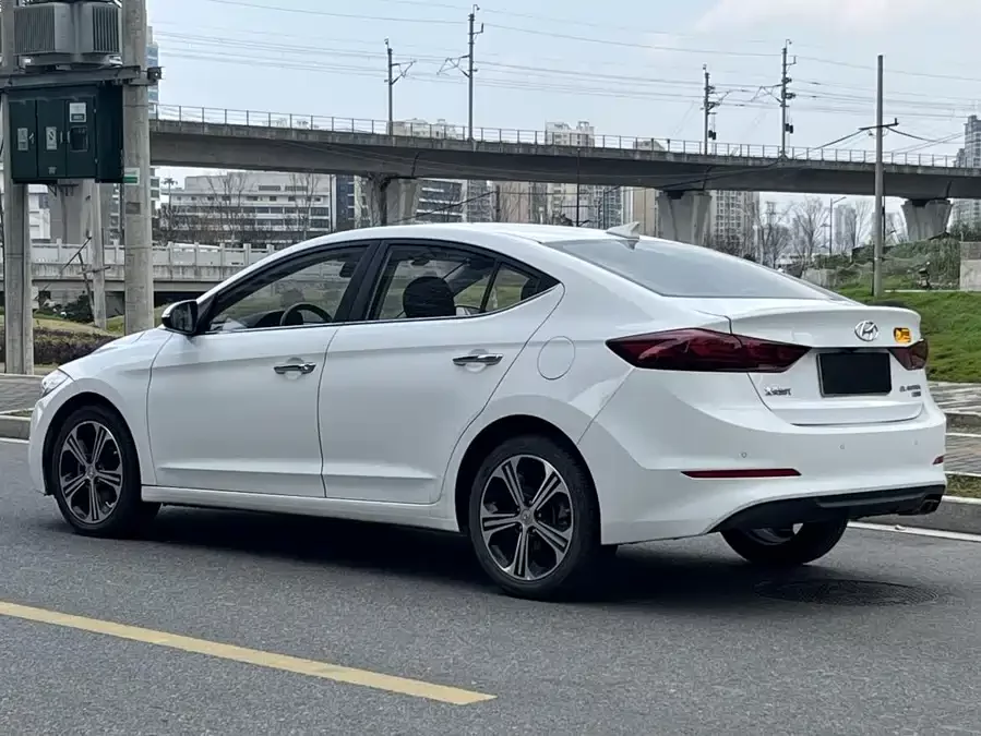 Hyundai elantra