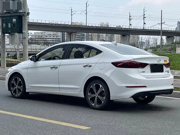 Hyundai lead