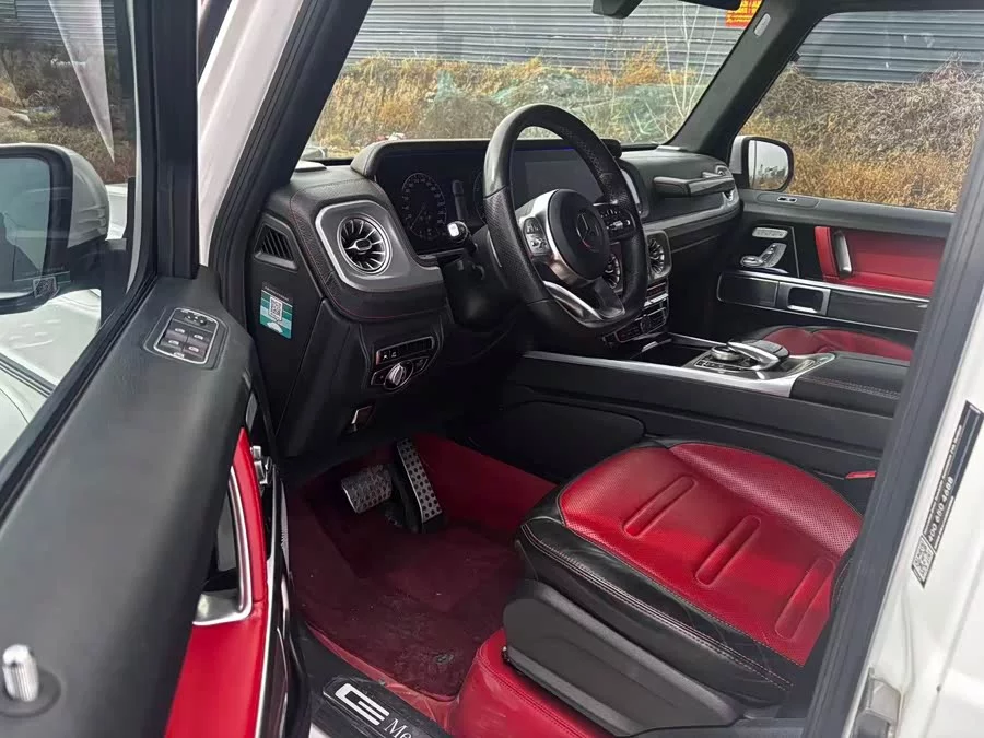 Mercedes Benz G-rated