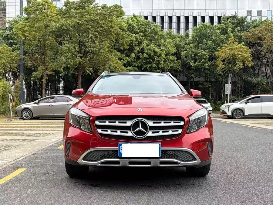 Mercedes Benz GLA