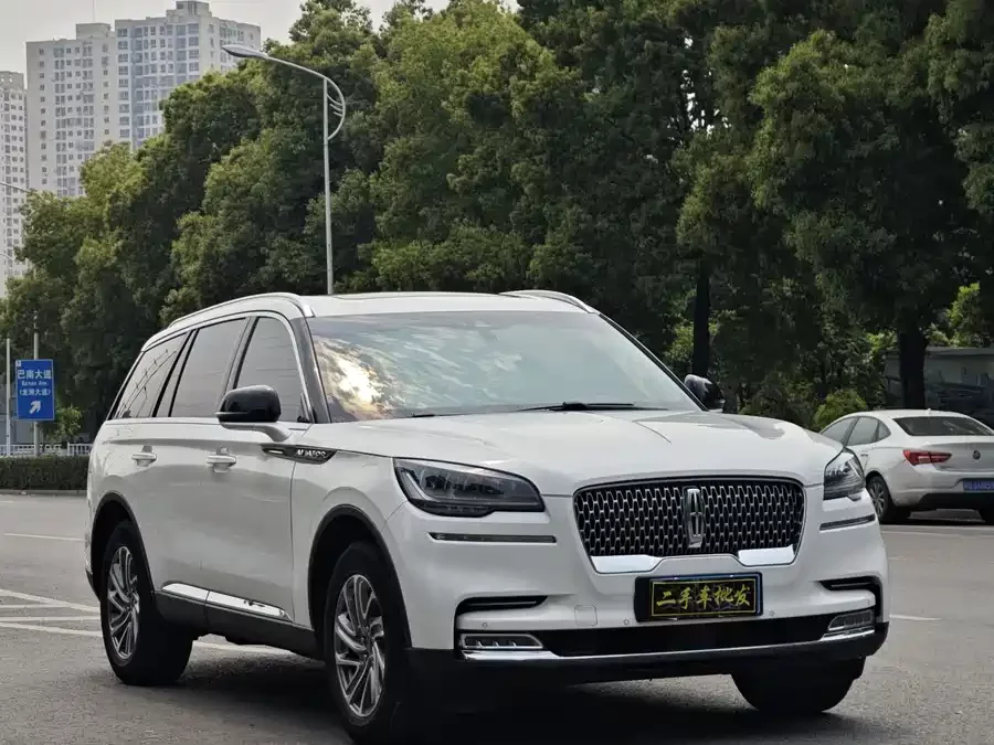 Lincoln Aviator