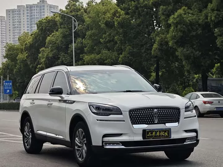 Lincoln aviator
