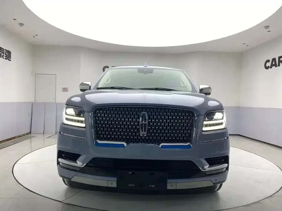Lincoln Navigator