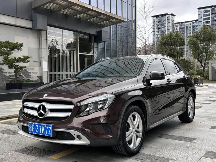 Mercedes Benz GLA