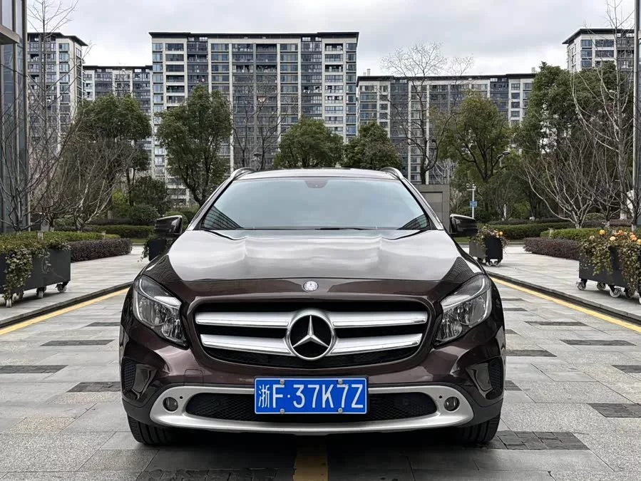 Mercedes Benz GLA