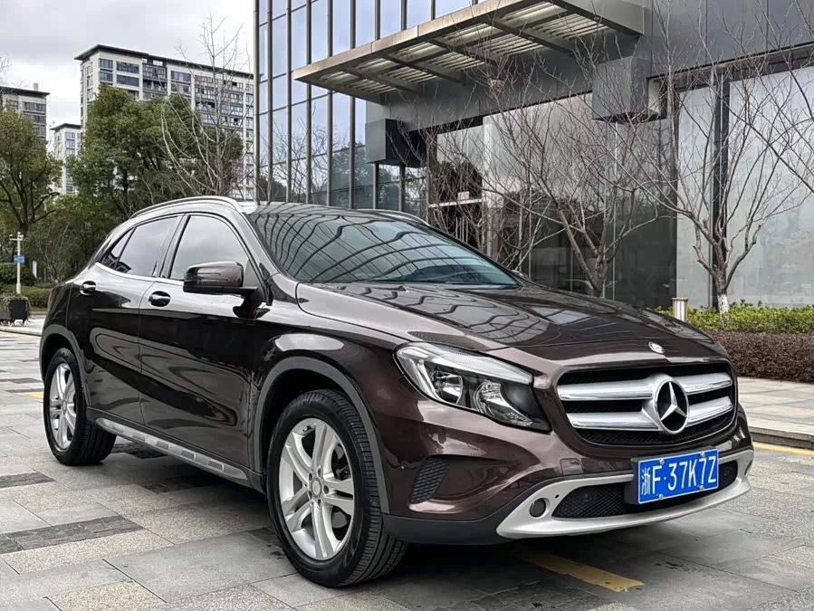 Mercedes Benz GLA