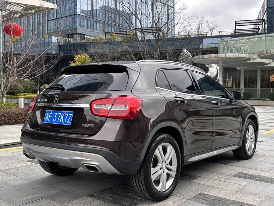 Mercedes Benz GLA